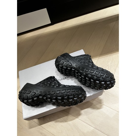 Ba1en*iaga Slippers BBS-025