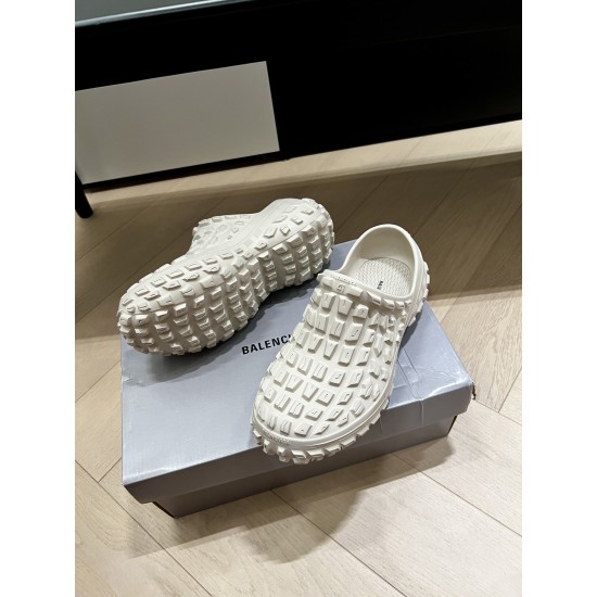 Ba1en*iaga Slippers BBS-024