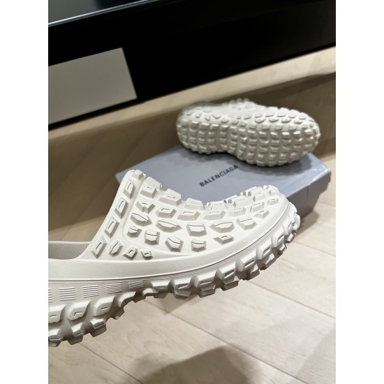 Ba1en*iaga Slippers BBS-024