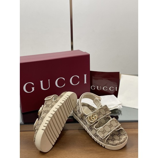 Gvc*1 SANDALS ADG001