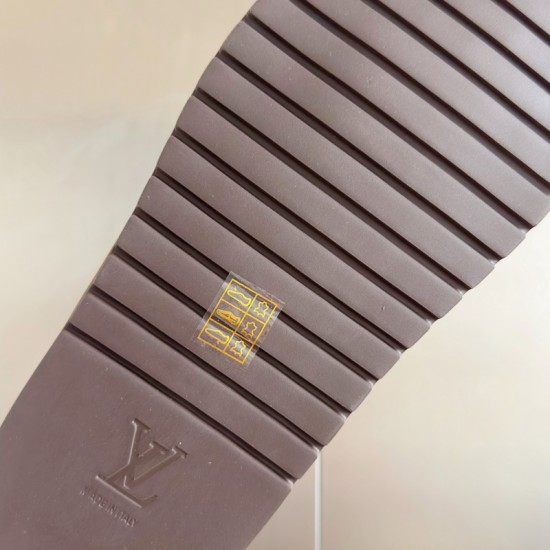 L-CROSSKICK-V SLIDES LLL004