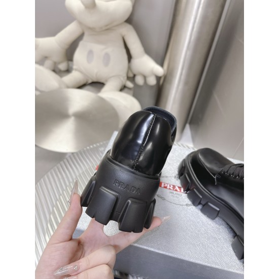 PRAD@ BOOTS - BOOT002