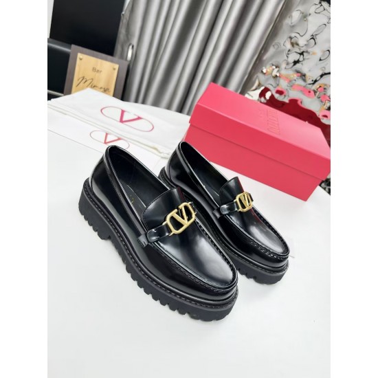 Va1e*ntin0 Loafers VSD033