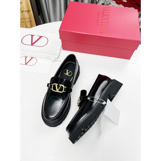 Va1e*ntin0 Loafers VSD033
