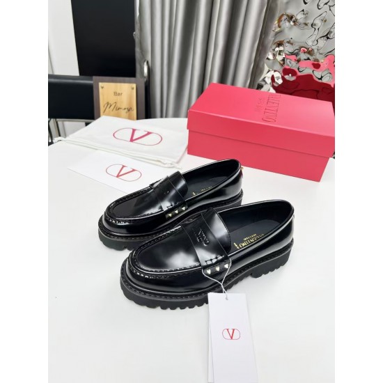Va1e*ntin0 Loafers VSD032