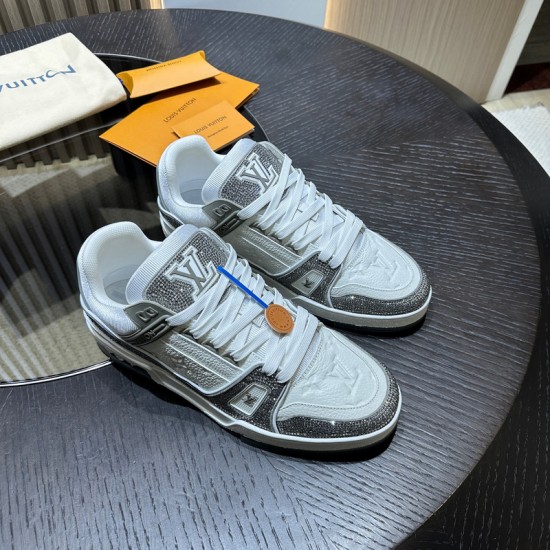 L0uis V*1t*on Sneaker LL039