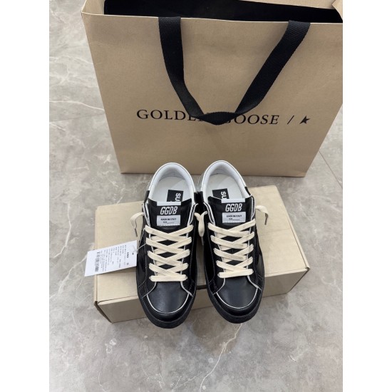 GOLDEN GOOSE SNEAKERS GO030
