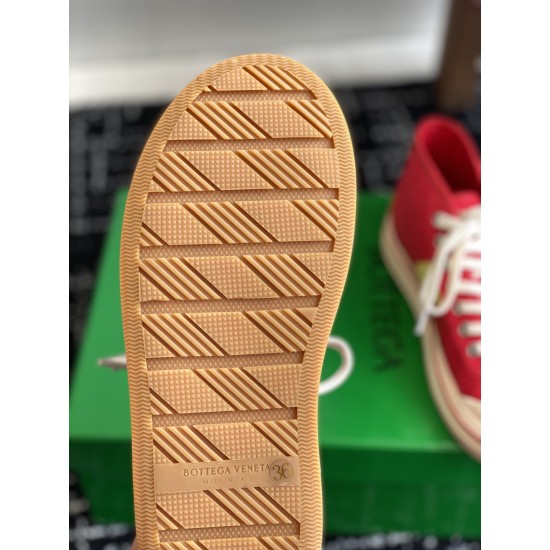 B0T*EGA VENE*A SNEAKERS BV031