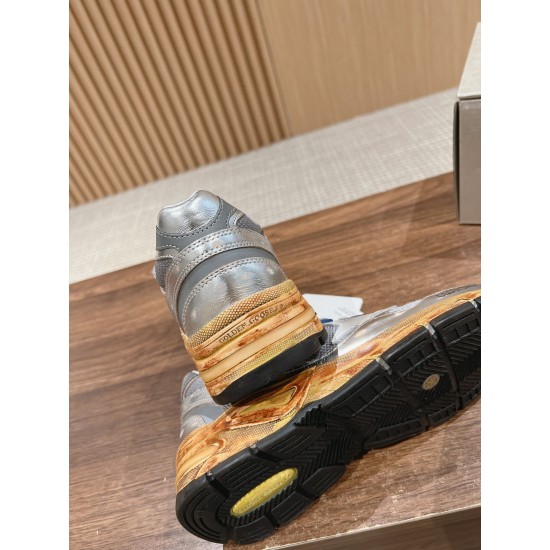 GOLDEN GOOSE SNEAKERS GO003