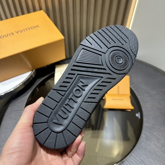 L0uis V*1t*on Sneaker LL035