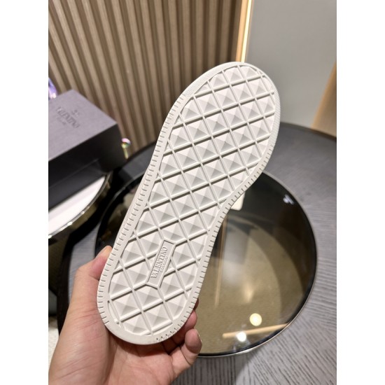 Va1e*ntin0 SNEAKERS VSD022