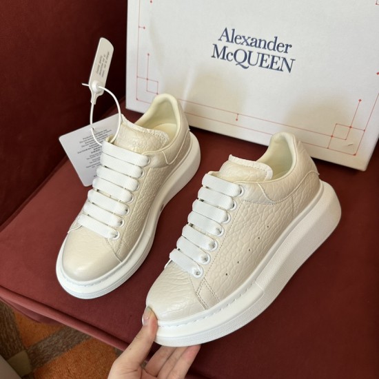 Mcqv*en sneakers - MC060