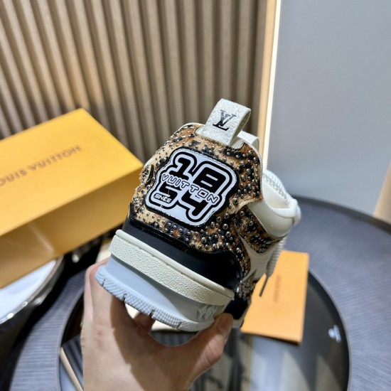 L0uis V*1t*on Sneaker - LL042