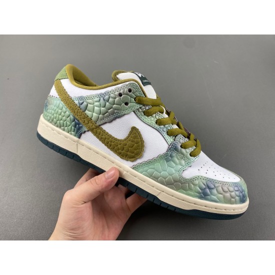 Alexis Sablone x Dunk Low SB 