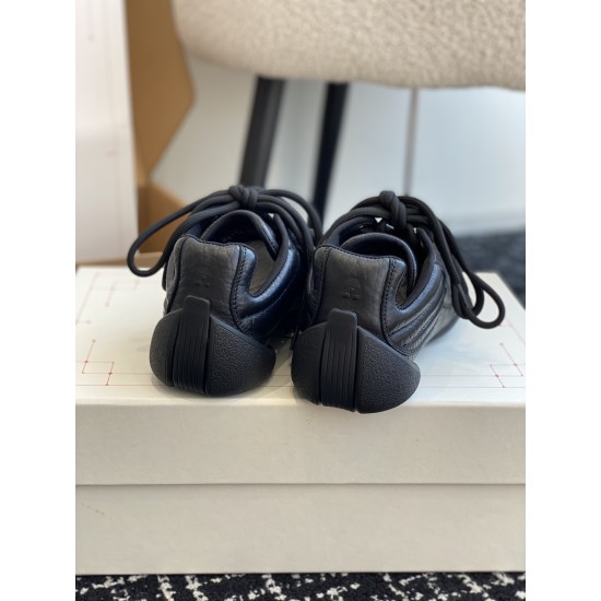 Mcqv*en sneakers - MC059