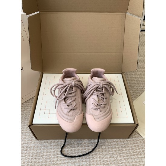 Mcqv*en sneakers - MC057