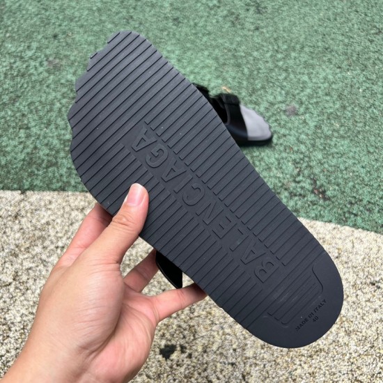 Ba1en*iaga Slippers BBS-017