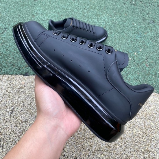 Mcqv*en sneakers - MC029