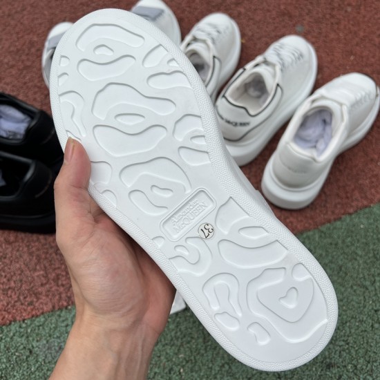 Mcqv*en sneakers - MC022