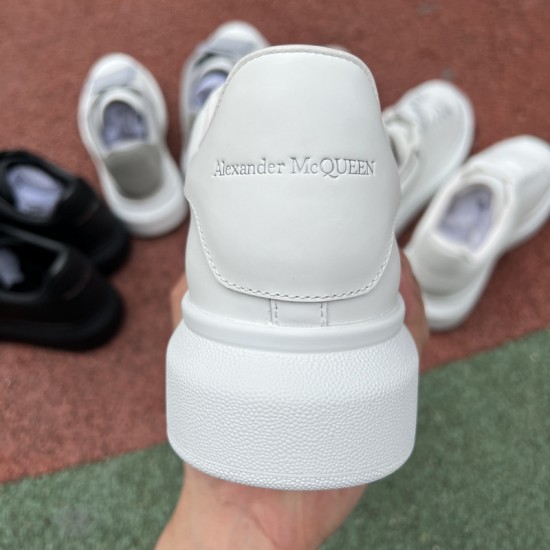 Mcqv*en sneakers - MC022