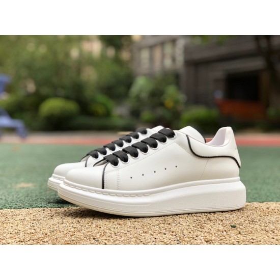 Mcqv*en sneakers - MC010