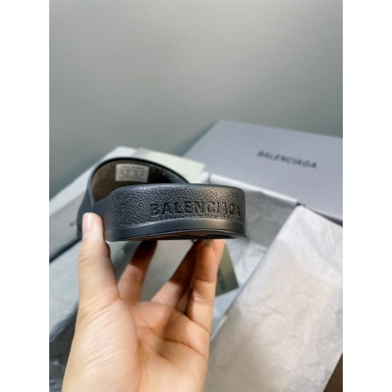 Ba1en*iaga Slippers BBS-007