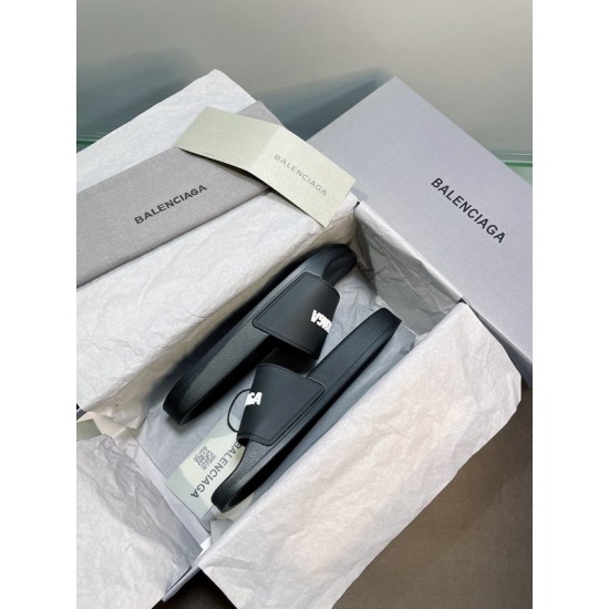 Ba1en*iaga Slippers BBS-004